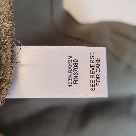 Olive Green Sleeveless Vest - Picture 13 of 14